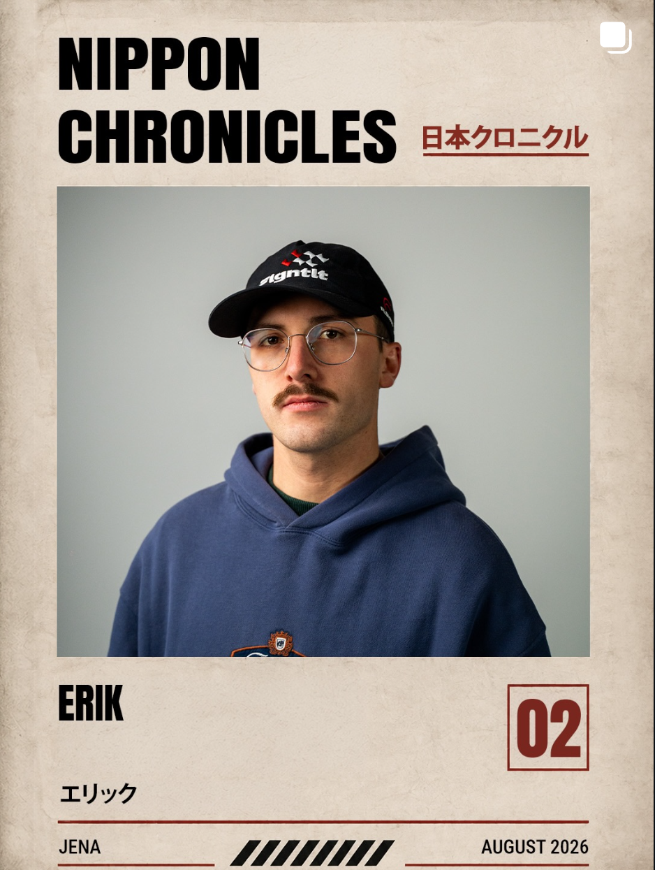 Erik Kuwan im originalen Nippon Chronicles Portraitrahmen